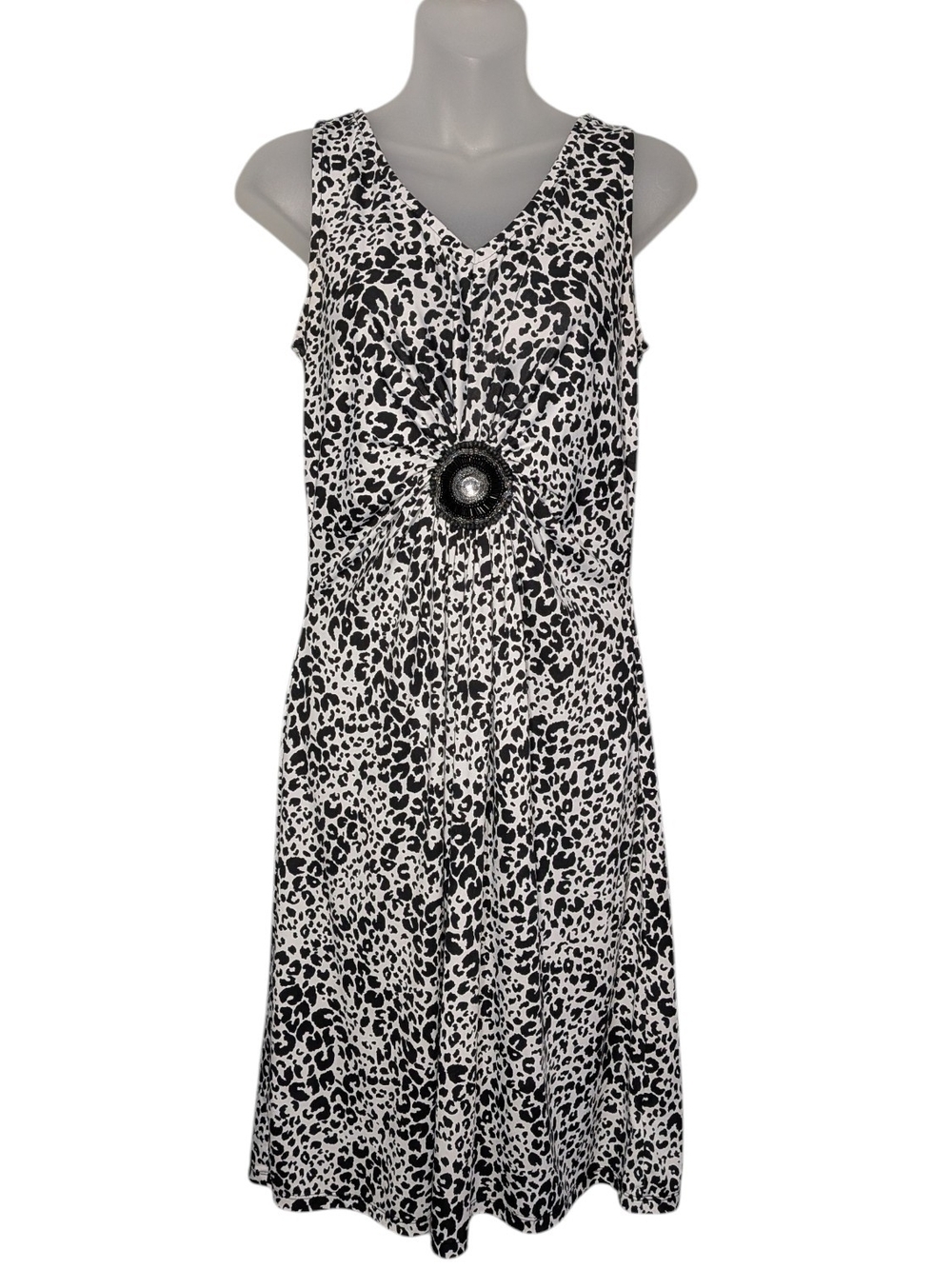 Lennie for Nina Leonard Medium Black White Animal Print Sleeveless V‑Neck Dress